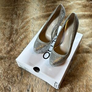 Size 8 Aldo Sparkle Heels